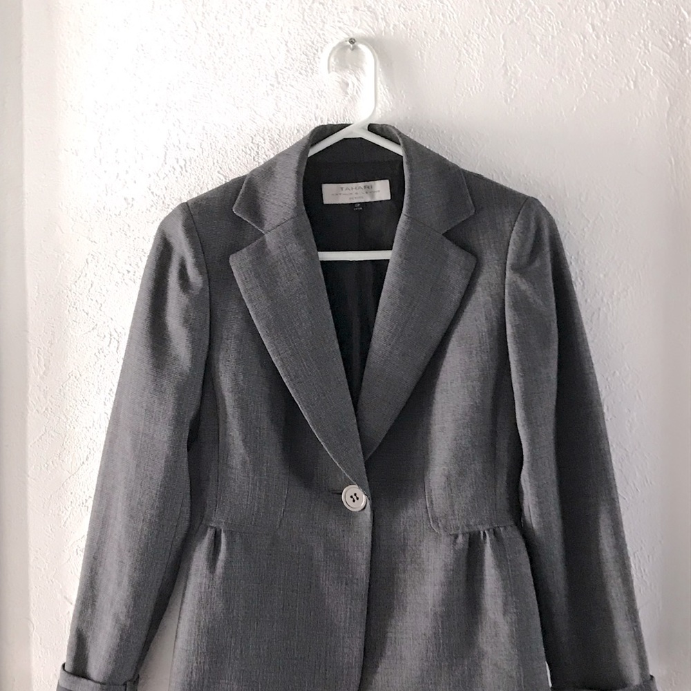 Tahari Petite Tailored single button blazer